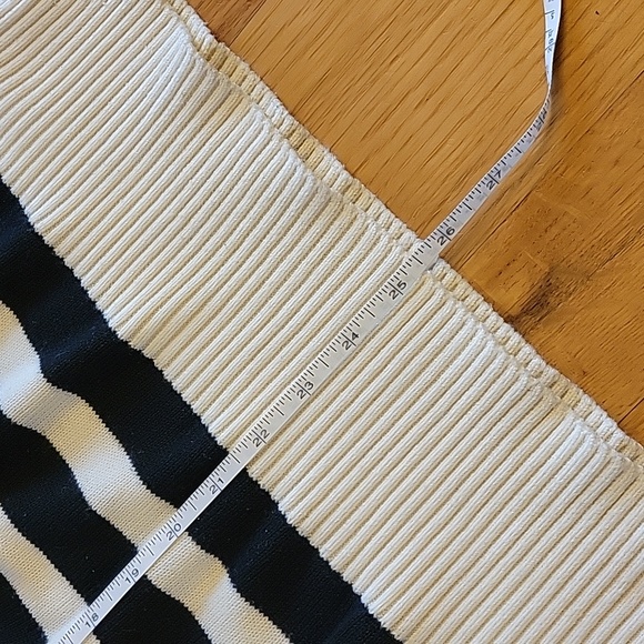 Women's size large sweater - Picture 3 of 7